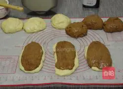 Illustration of how to make two-color toast bread 8