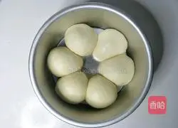 Illustration of how to make original flower-shaped bread 6