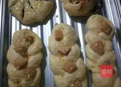 Illustration of how to bake bread 8