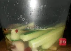 Secret Pickled Pepper Chicken Feet Illustration 11