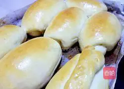 Illustration of making floss cheese bacon bread 5