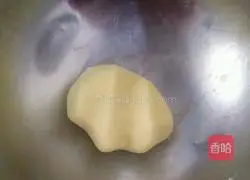 Illustration of how to make raisin soufflé buns 9