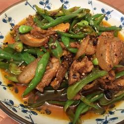 Green pepper and salt fried pork