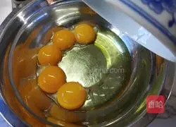 Illustration of how to make eight-inch chiffon cake 4