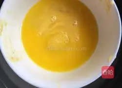 Illustration of how to make coconut bread 6