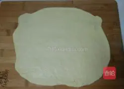 Illustration of how to make ham and chive flower-shaped bread 5