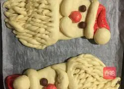 Illustration of how to make Santa Claus bread 11