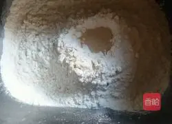 Illustration of how to make meat floss rolls 1