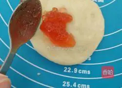 Illustration of how to make jam sandwich bread 8