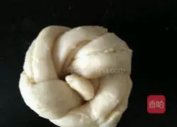 Light Illustration of how to make buttery hand-shredded coconut buns 13