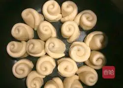 Illustration of how to make small bread 6