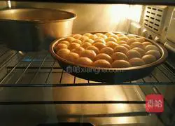 Illustration of how to make money buns 14