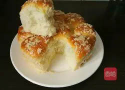 Illustration of how to make raisin flower bread 1