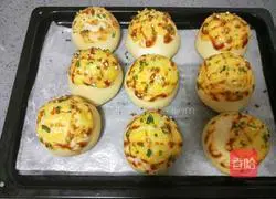 Illustration of how to make chive cheese bread 17