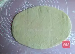 Illustration of how to make caterpillar bread 6