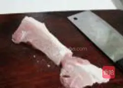 Illustration of how to make farm-style stir-fried pork 1