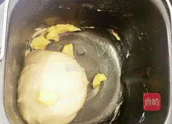 Illustration of making snowflake hand-shredded bread 4