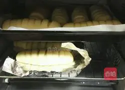 Illustration of how to make caterpillar bread 14