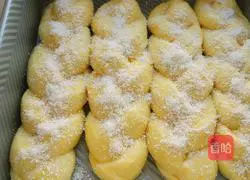 Coconut braided bread recipe 11