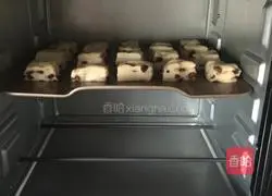 Illustration of how to make honey red bean evaporated milk bread cubes 14