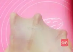 Illustration of how to make small bread 7