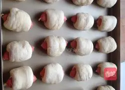 Illustration of how to make Q-intestine buns 5