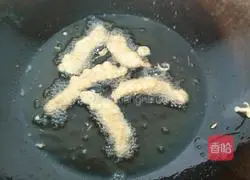 Illustration of how to make fried crispy pork 4
