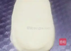 Illustration of how to make scallion sausage bread 8