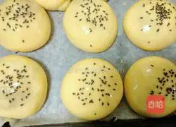 Illustration of how to make bean paste buns 9
