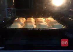 Illustration of how to make classic buns 15