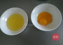 Illustration of how to stir-fry shrimps with egg white 3