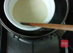 Cream Cranberry Layer Bun Recipe Illustration 1