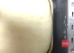 Illustration of how to make two-color purple potato and wolfberry hand-torn toast bread 13