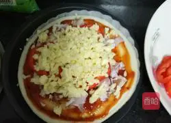 Illustration of how to make bacon pizza 2