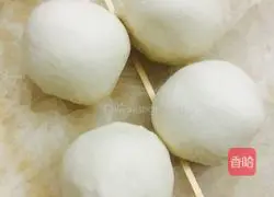 Illustration of how to make Hass bread with powdered sugar 6