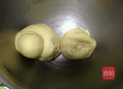 Illustration of how to make honey buns 7