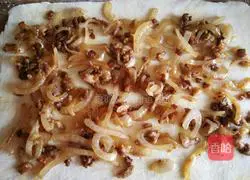 Illustration of how to make Danish crispy bread rolls 12