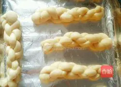 Illustration of how to make sugar twist bread 8