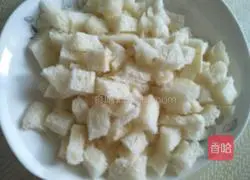 Illustration of homemade bread crumbs 5