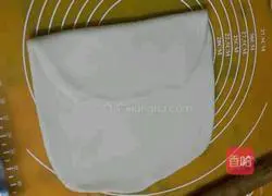 Illustration of how to make hand-shredded bread 4