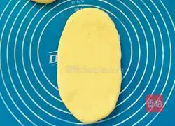 Heart to Heart Illustration of how to make coconut bread 13