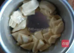 Illustration of how to make hand-shredded bread 8