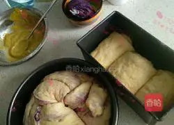 Purple sweet potato shredded by hand Illustration of how to make bread 3