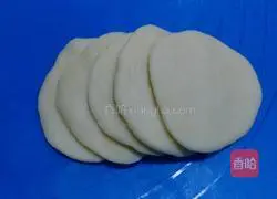 Rose bread recipe illustration 7