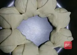 Illustration of how to bake bread in a rice cooker 5