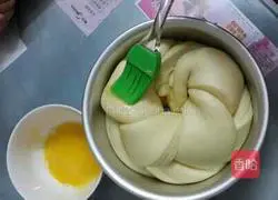 Illustration of how to make hand-shredded bread 14