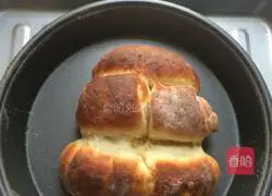 Illustration of how to make brushed bread 2