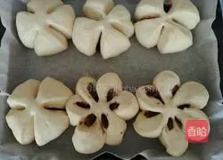 Illustration of making bean paste bread 13