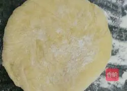 Illustration of how to make Chinese coconut bread 4
