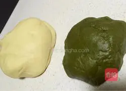 Illustration of how to make two-color bread with matcha flavor 5